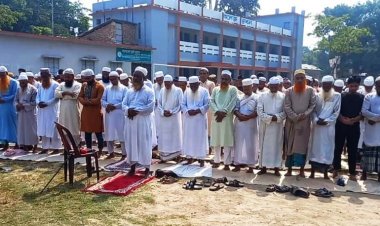 বাটিকামারীতে ইস্তিসকা নামাজ